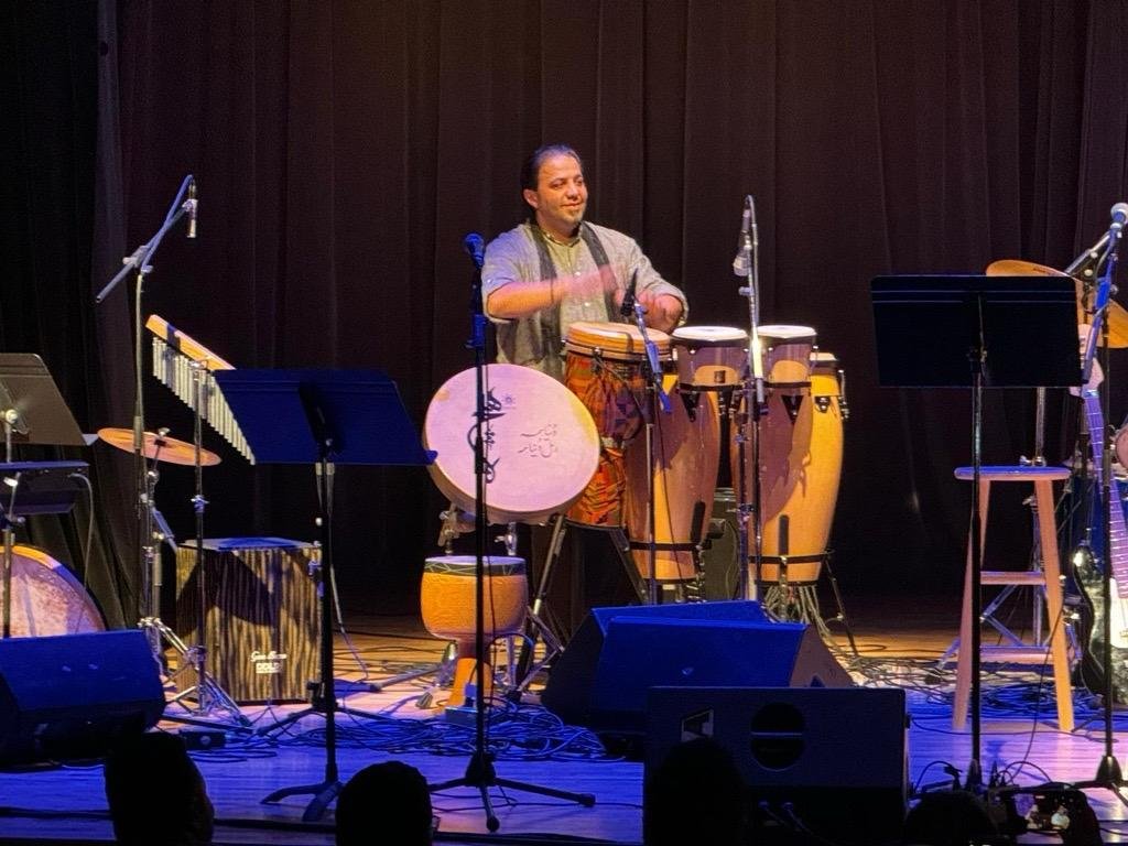 Navaye Del live performance